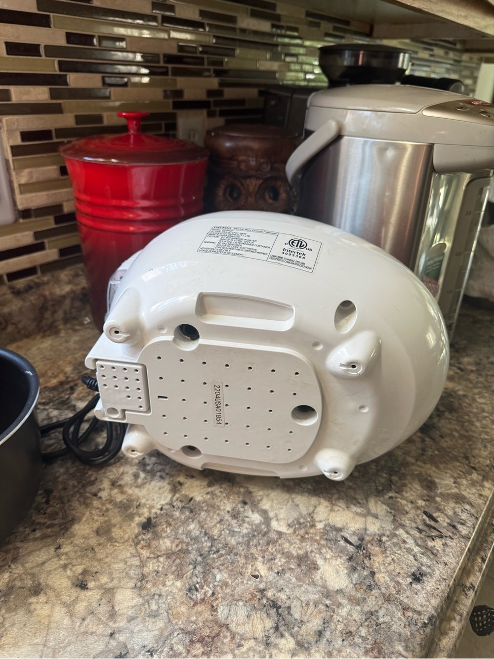 Red Electric Rice Cooker - Compact Multi-Function Cooker - Picture 6 of 6